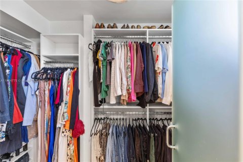 Villa ou maison à vendre à Miami, Floride: 3 chambres, 178 m2 № 1964096 - photo 25