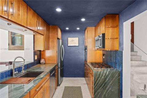 Villa ou maison à vendre à Miami, Floride: 3 chambres, 178 m2 № 1964096 - photo 17