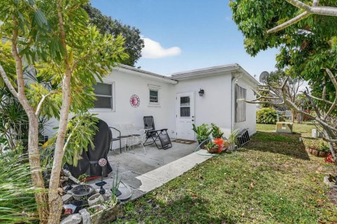 Casa en venta en Pompano Beach, Florida, 2 dormitorios, 96.99 m2 № 2182796 - foto 25