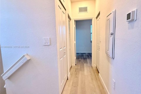 Touwnhouse à louer à Homestead, Floride: 3 chambres, 123.37 m2 № 2154001 - photo 14