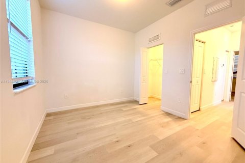 Touwnhouse à louer à Homestead, Floride: 3 chambres, 123.37 m2 № 2154001 - photo 15