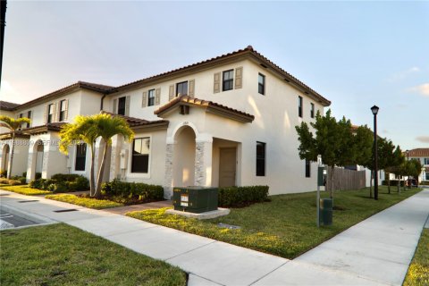 Touwnhouse à louer à Homestead, Floride: 3 chambres, 123.37 m2 № 2154001 - photo 5