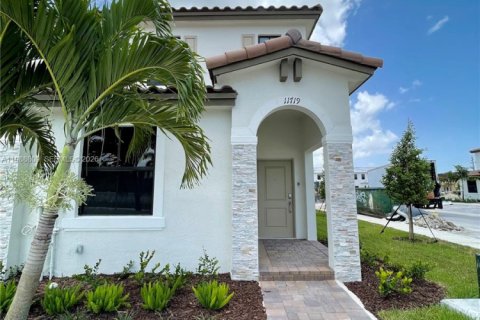 Touwnhouse à louer à Homestead, Floride: 3 chambres, 123.37 m2 № 2154001 - photo 2