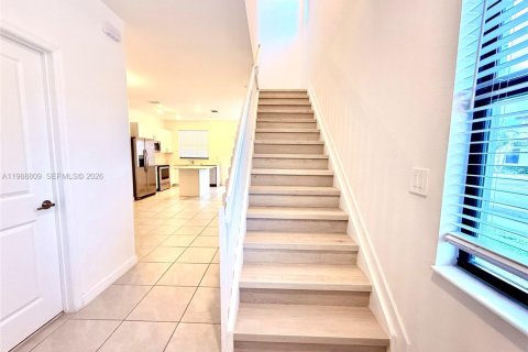 Touwnhouse à louer à Homestead, Floride: 3 chambres, 123.37 m2 № 2154001 - photo 13