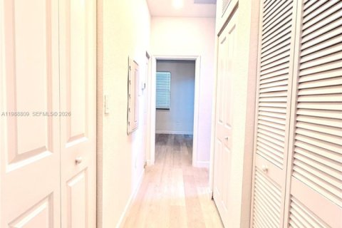 Touwnhouse à louer à Homestead, Floride: 3 chambres, 123.37 m2 № 2154001 - photo 16