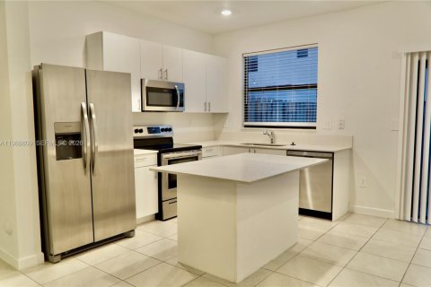 Touwnhouse à louer à Homestead, Floride: 3 chambres, 123.37 m2 № 2154001 - photo 10