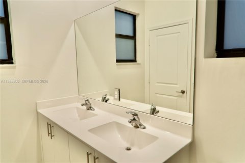 Touwnhouse à louer à Homestead, Floride: 3 chambres, 123.37 m2 № 2154001 - photo 19