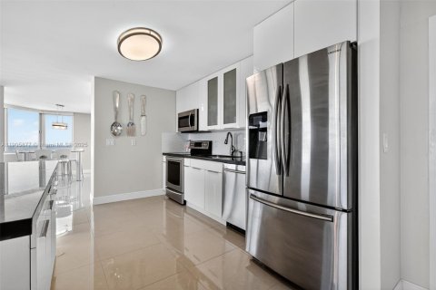 Condominio en venta en Miami Beach, Florida, 2 dormitorios, 135.17 m2 № 1963566 - foto 8
