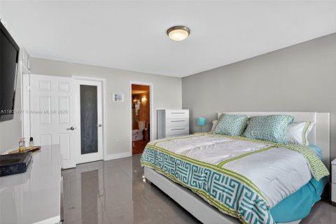 Condominio en venta en Miami Beach, Florida, 2 dormitorios, 135.17 m2 № 1963566 - foto 26