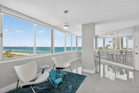 Condominio en venta en Miami Beach, Florida, 2 dormitorios, 135.17 m2 № 1963566 - foto 18