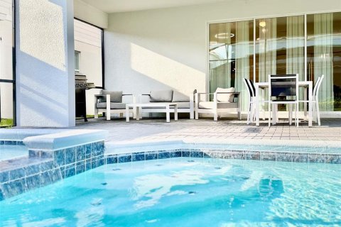 House in Davenport, Florida 8 bedrooms, 373.93 sq.m. № 2099504 - photo 7