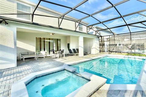 House in Davenport, Florida 8 bedrooms, 373.93 sq.m. № 2099504 - photo 4