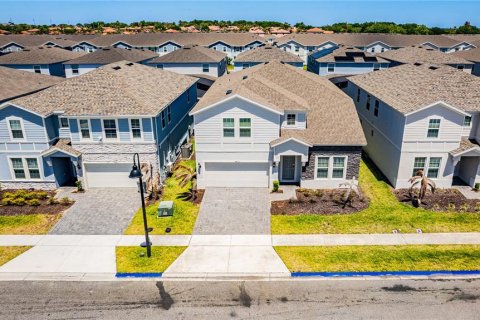 House in Davenport, Florida 8 bedrooms, 373.93 sq.m. № 2099504 - photo 2