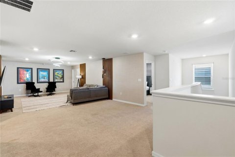 House in Davenport, Florida 8 bedrooms, 373.93 sq.m. № 2099504 - photo 20