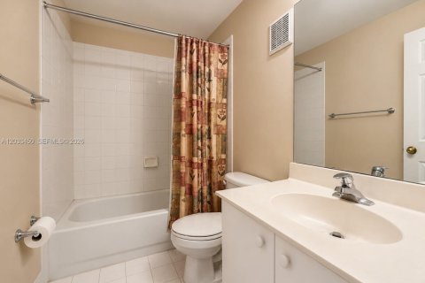 Townhouse in Pembroke Pines, Florida 3 bedrooms, 126.44 sq.m. № 2089417 - photo 17