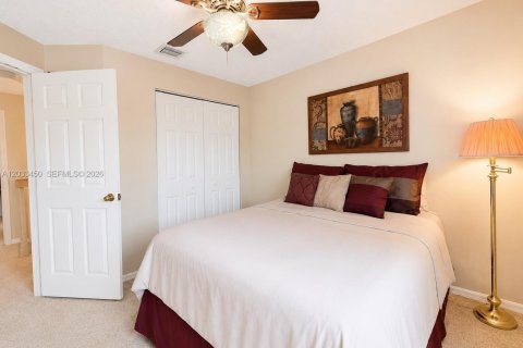 Townhouse in Pembroke Pines, Florida 3 bedrooms, 126.44 sq.m. № 2089417 - photo 16
