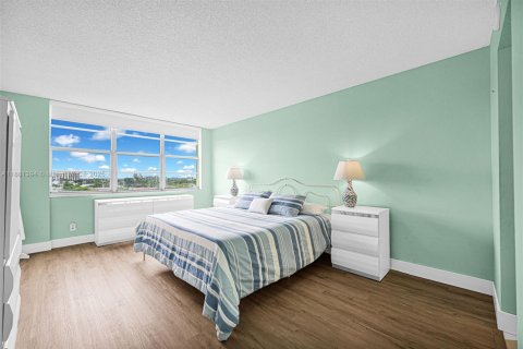 Copropriété à vendre à North Miami, Floride: 1 chambre, 79.43 m2 № 2013600 - photo 23