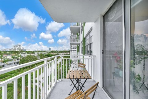 Copropriété à vendre à North Miami, Floride: 1 chambre, 79.43 m2 № 2013600 - photo 8