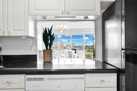 Copropriété à vendre à North Miami, Floride: 1 chambre, 79.43 m2 № 2013600 - photo 15