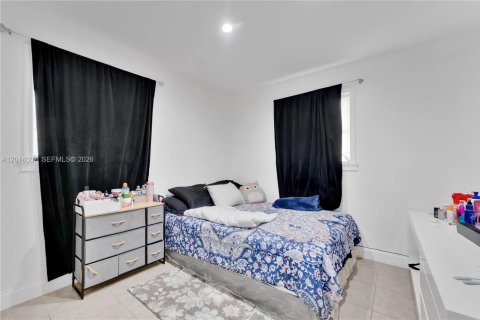 House in Lauderhill, Florida 3 bedrooms, 106.37 sq.m. № 2169357 - photo 14