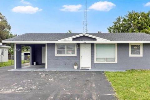 House in Lauderhill, Florida 3 bedrooms, 106.37 sq.m. № 2169357 - photo 20