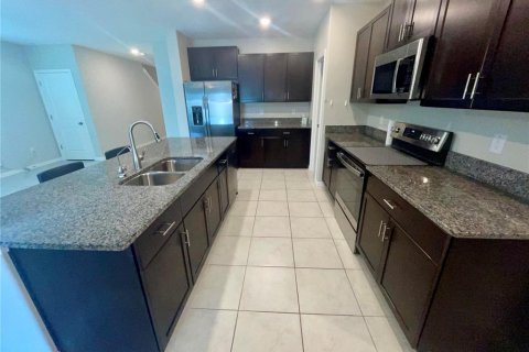 Casa en venta en Sun City Center, Florida, 6 dormitorios, 242.85 m2 № 1755626 - foto 4