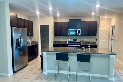 Casa en venta en Sun City Center, Florida, 6 dormitorios, 242.85 m2 № 1755626 - foto 2