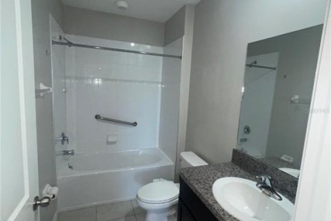 Casa en venta en Sun City Center, Florida, 6 dormitorios, 242.85 m2 № 1755626 - foto 5