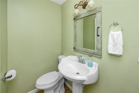 House in Largo, Florida 4 bedrooms, 193.24 sq.m. № 1721034 - photo 13