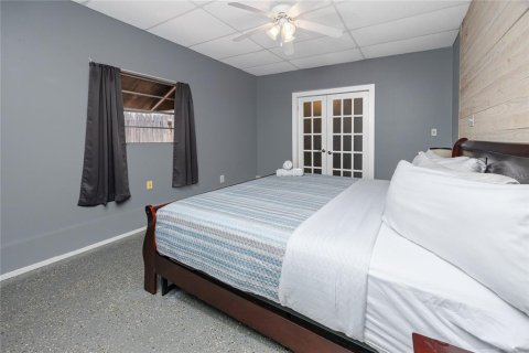 House in Largo, Florida 4 bedrooms, 193.24 sq.m. № 1721034 - photo 22