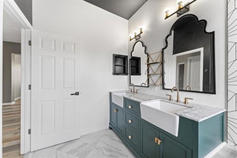 Villa ou maison à vendre à Tarpon Springs, Floride: 4 chambres, 240.52 m2 № 2196547 - photo 4