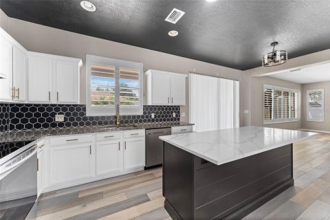 Villa ou maison à vendre à Tarpon Springs, Floride: 4 chambres, 240.52 m2 № 2196547 - photo 15
