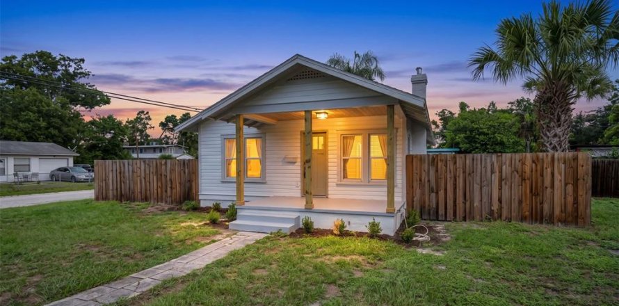Villa ou maison à Saint Petersburg, Floride 3 chambres, 102.56 m2 № 2321524