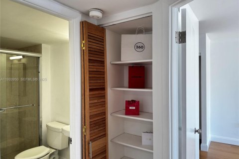 Condominio en alquiler en Aventura, Florida, 2 dormitorios, 113.34 m2 № 1992229 - foto 6