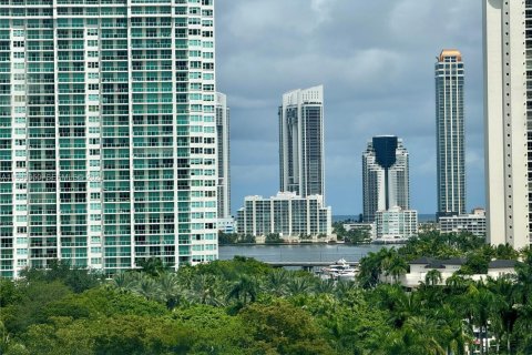 Condominio en alquiler en Aventura, Florida, 2 dormitorios, 113.34 m2 № 1992229 - foto 24