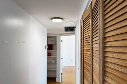 Condominio en alquiler en Aventura, Florida, 2 dormitorios, 113.34 m2 № 1992229 - foto 5