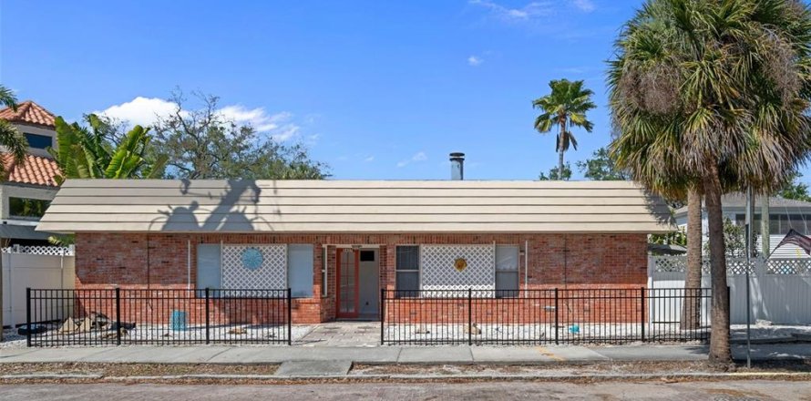 Immobilier commercial à Gulfport, Floride № 2206047
