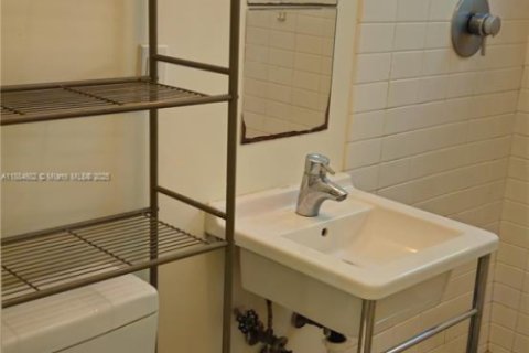 Купить кондоминиум в Майами-Бич, Флорида 40.04м2, № 2037404 - фото 27