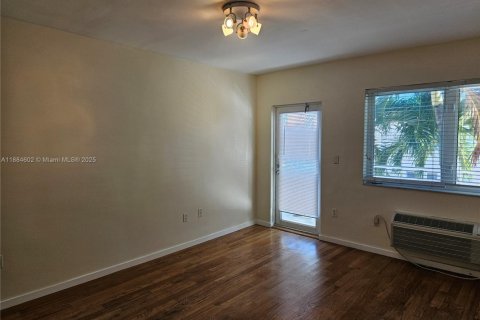 Купить кондоминиум в Майами-Бич, Флорида 40.04м2, № 2037404 - фото 13