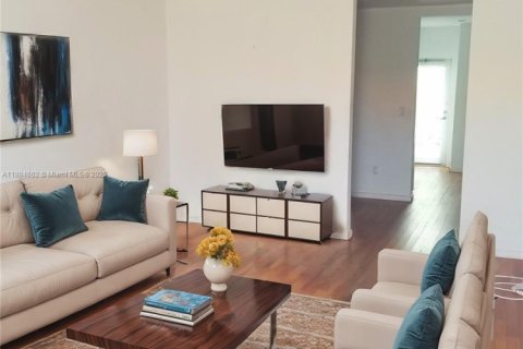 Купить кондоминиум в Майами-Бич, Флорида 40.04м2, № 2037404 - фото 3