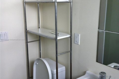 Купить кондоминиум в Майами-Бич, Флорида 40.04м2, № 2037404 - фото 16