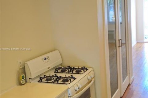 Купить кондоминиум в Майами-Бич, Флорида 40.04м2, № 2037404 - фото 21