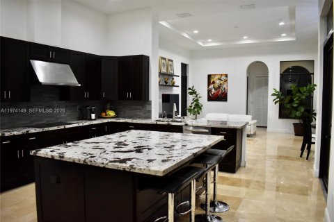 House in Davie, Florida 4 bedrooms, 385.36 sq.m. № 2036330 - photo 8