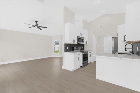 Villa ou maison à louer à Lake Mary, Floride: 3 chambres, 130.16 m2 № 2430863 - photo 6
