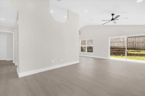 Villa ou maison à louer à Lake Mary, Floride: 3 chambres, 130.16 m2 № 2430863 - photo 3