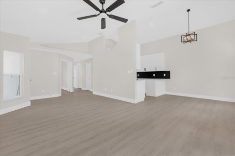 Villa ou maison à louer à Lake Mary, Floride: 3 chambres, 130.16 m2 № 2430863 - photo 5