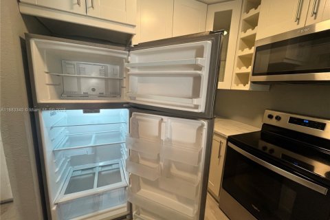 Copropriété à louer à Miami, Floride: 2 chambres, 80.55 m2 № 1929919 - photo 3