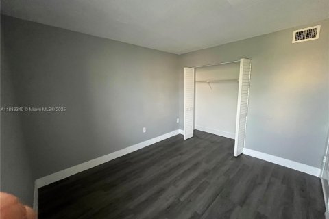 Copropriété à louer à Miami, Floride: 2 chambres, 80.55 m2 № 1929919 - photo 14