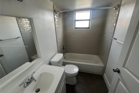 Copropriété à louer à Miami, Floride: 2 chambres, 80.55 m2 № 1929919 - photo 13