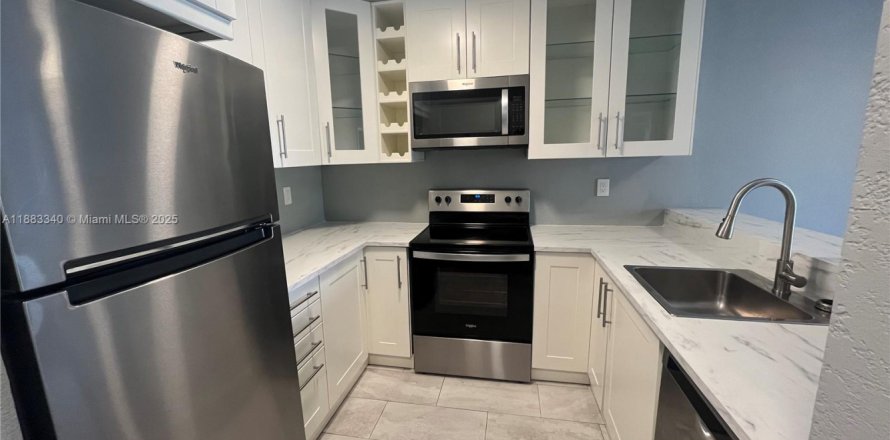 Condo à Miami, Floride, 2 chambres  № 1929919